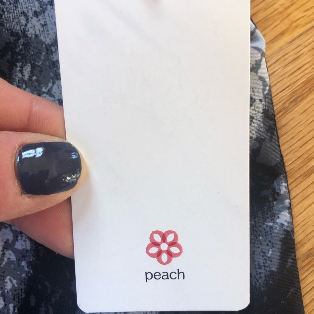 Peach reversible capris - Picture 4 of 6